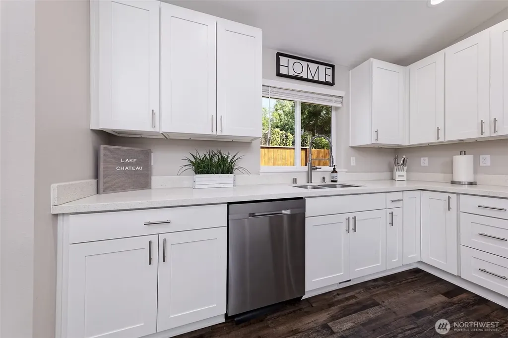 5031 E Rasor Road W Belfair WA 98528