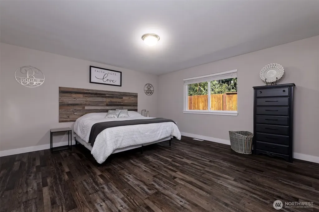 5031 E Rasor Road W Belfair WA 98528