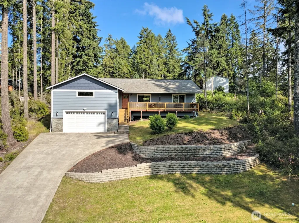 5031 E Rasor Road W Belfair WA 98528