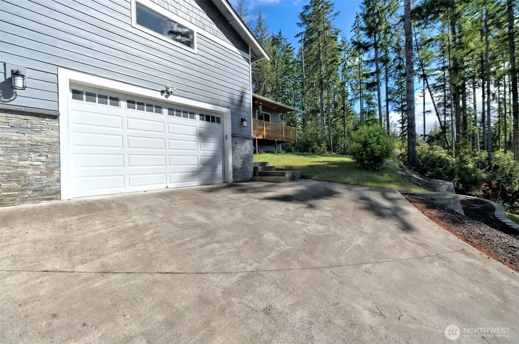 5031 E Rasor Road W Belfair WA 98528