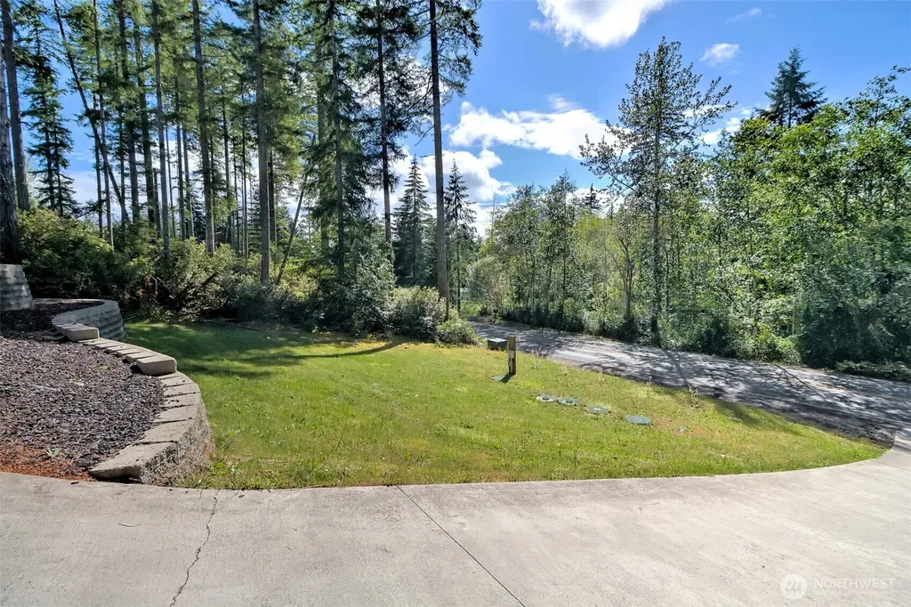 5031 E Rasor Road W Belfair WA 98528