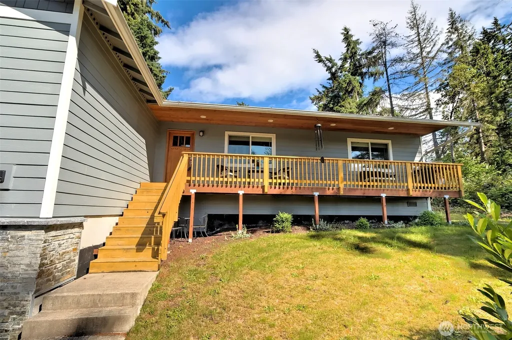 5031 E Rasor Road W Belfair WA 98528
