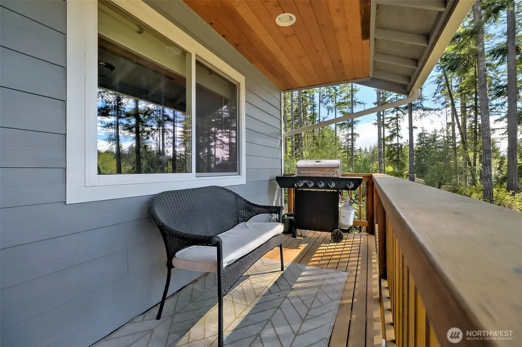 5031 E Rasor Road W Belfair WA 98528