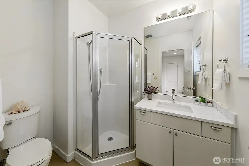 526 14th Avenue W Kirkland WA 98033