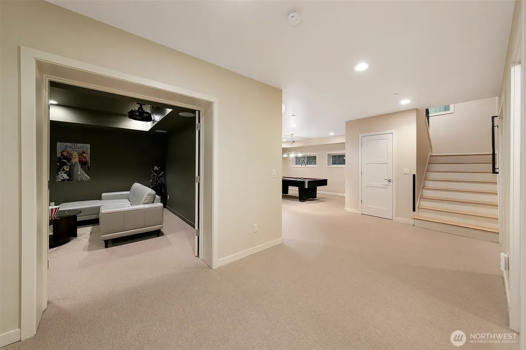 526 14th Avenue W Kirkland WA 98033