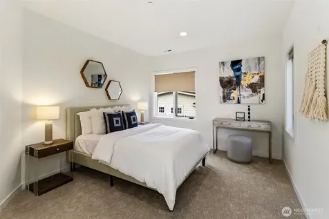 526 14th Avenue W Kirkland WA 98033