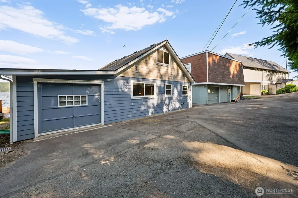 23830 N Us Highway 101 Hoodsport WA 98548