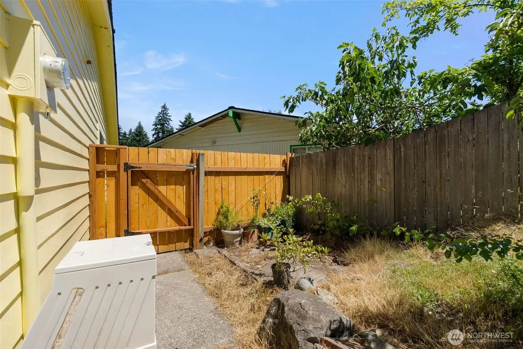 30621 8th Place S Federal Way WA 98003