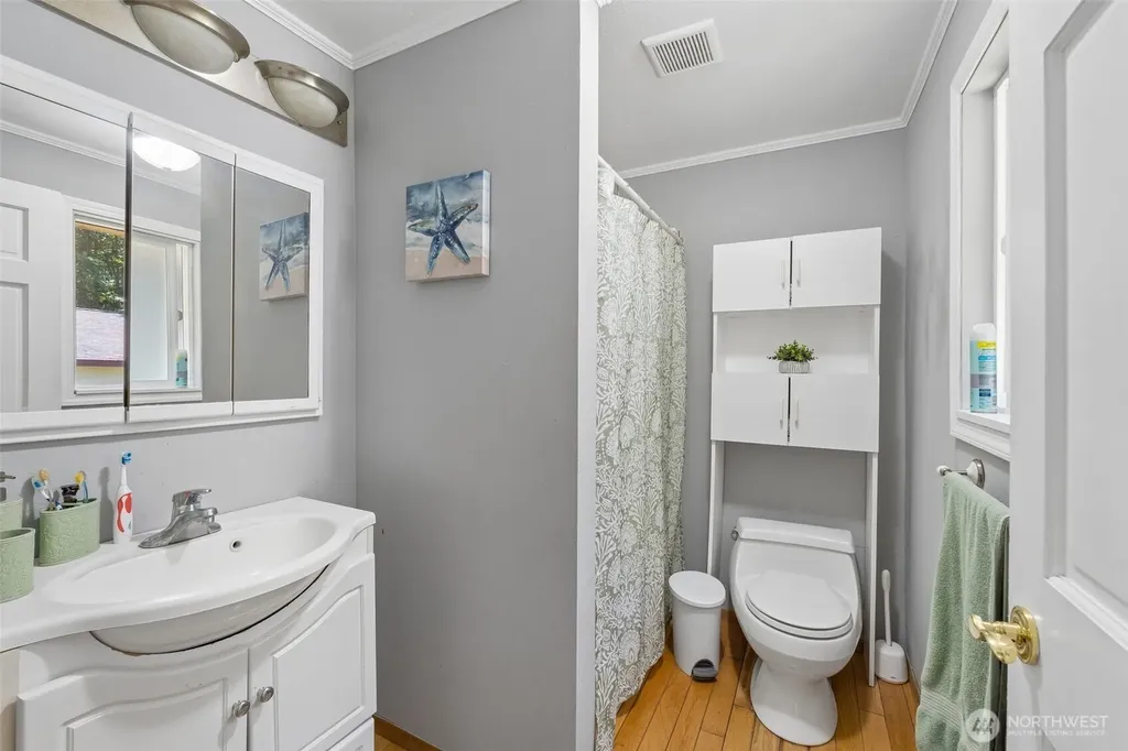 521 SW 317th Place Federal Way WA 98023