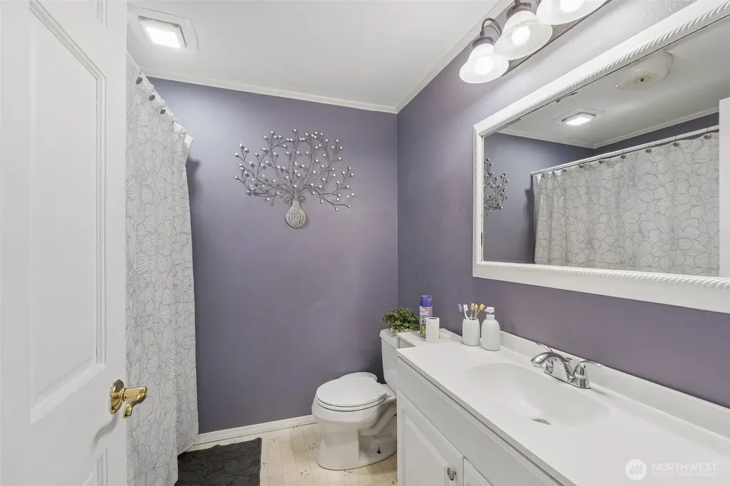 521 SW 317th Place Federal Way WA 98023