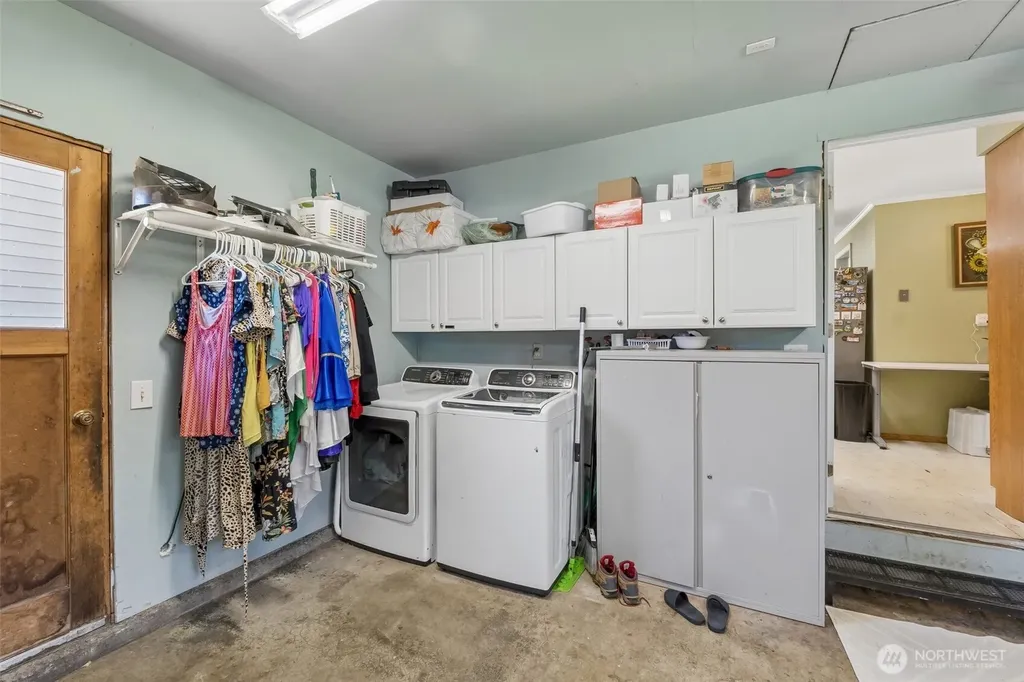 521 SW 317th Place Federal Way WA 98023