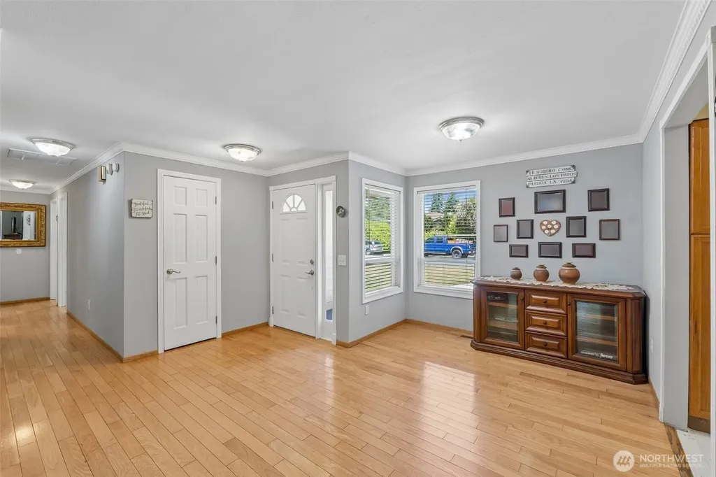 521 SW 317th Place Federal Way WA 98023