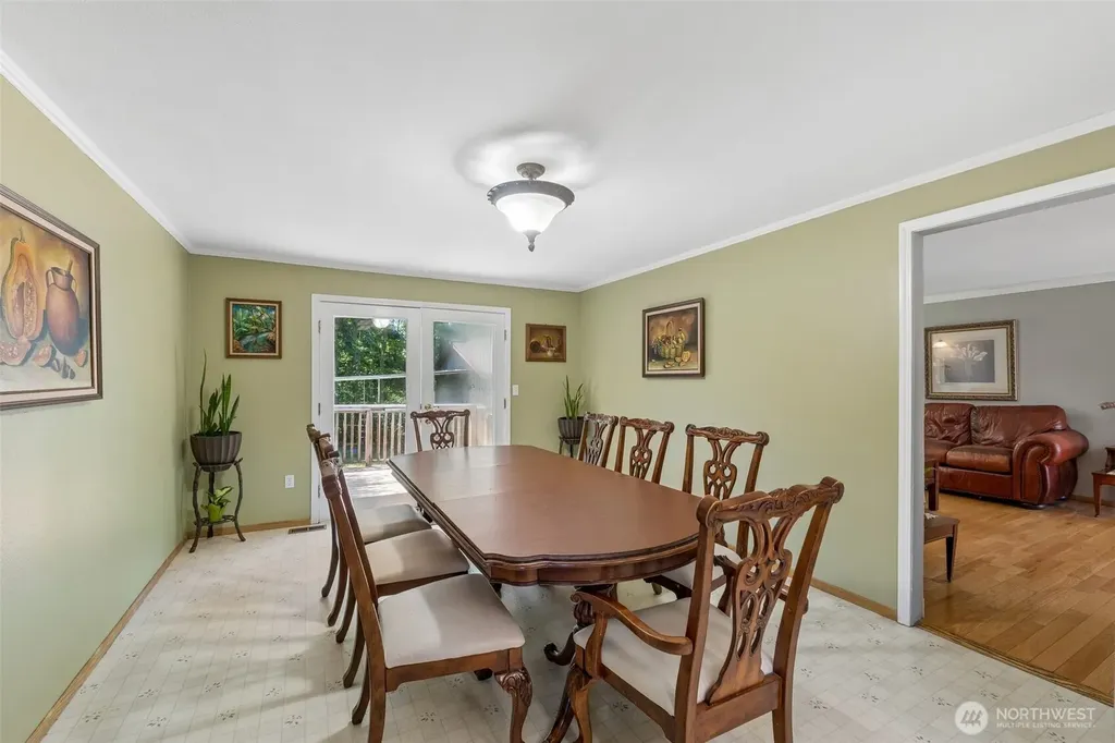 521 SW 317th Place Federal Way WA 98023
