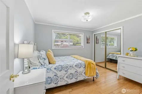 521 SW 317th Place Federal Way WA 98023