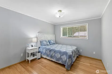 521 SW 317th Place Federal Way WA 98023