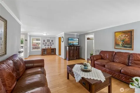 521 SW 317th Place Federal Way WA 98023