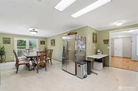 521 SW 317th Place Federal Way WA 98023