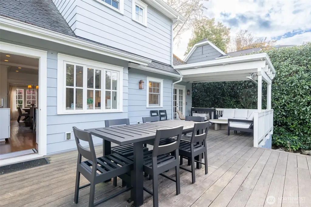 2218 E Mcgraw Street Seattle WA 98112