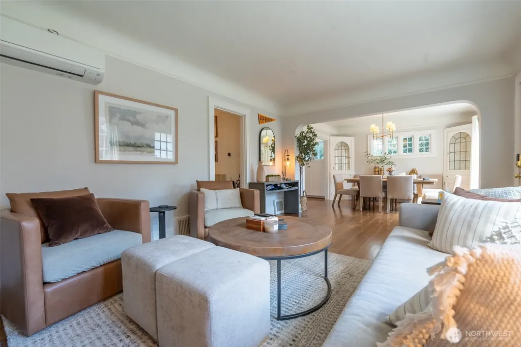 2218 E Mcgraw Street Seattle WA 98112