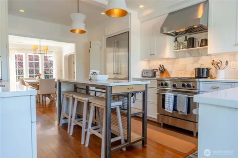 2218 E Mcgraw Street Seattle WA 98112