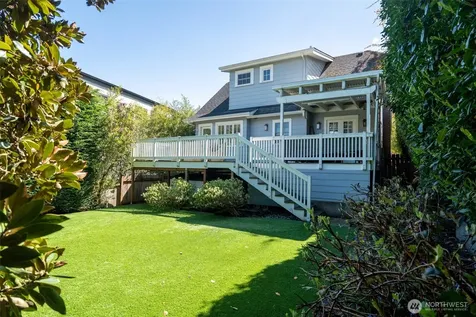 2218 E Mcgraw Street Seattle WA 98112
