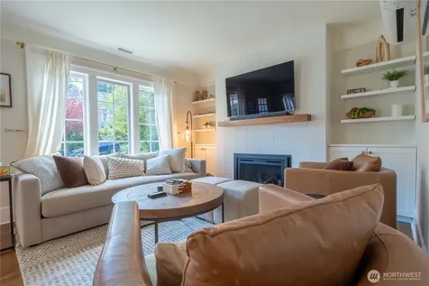 2218 E Mcgraw Street Seattle WA 98112