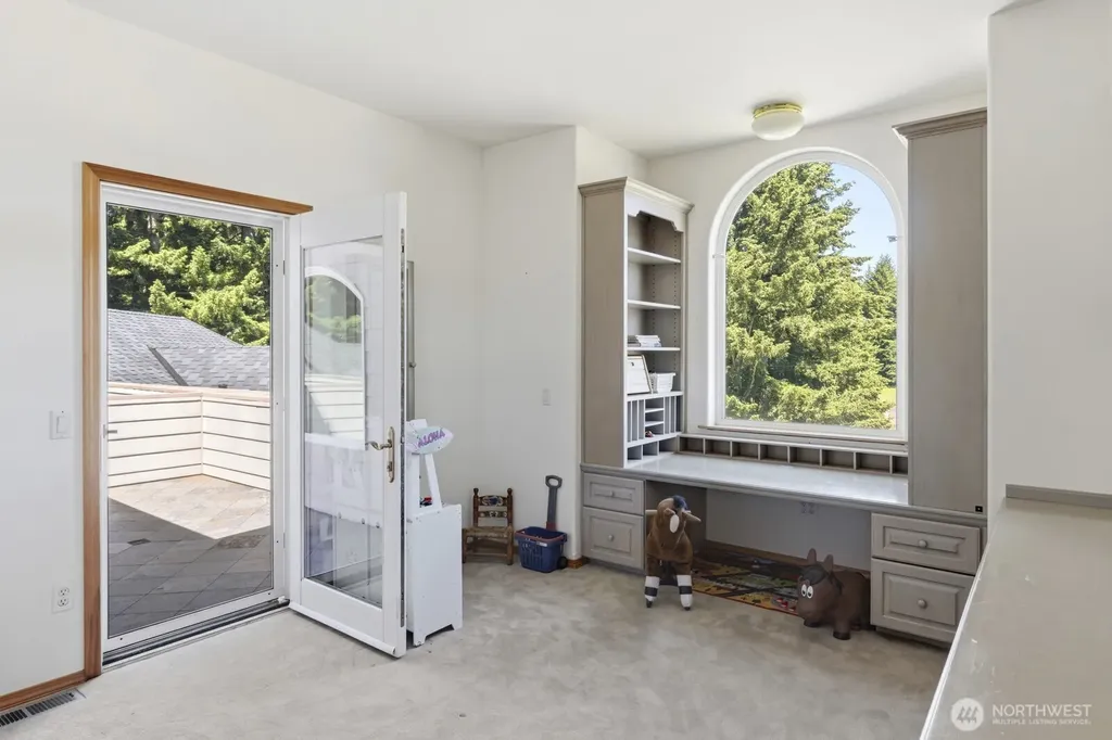 12540 123rd Avenue SE Rainier WA 98576