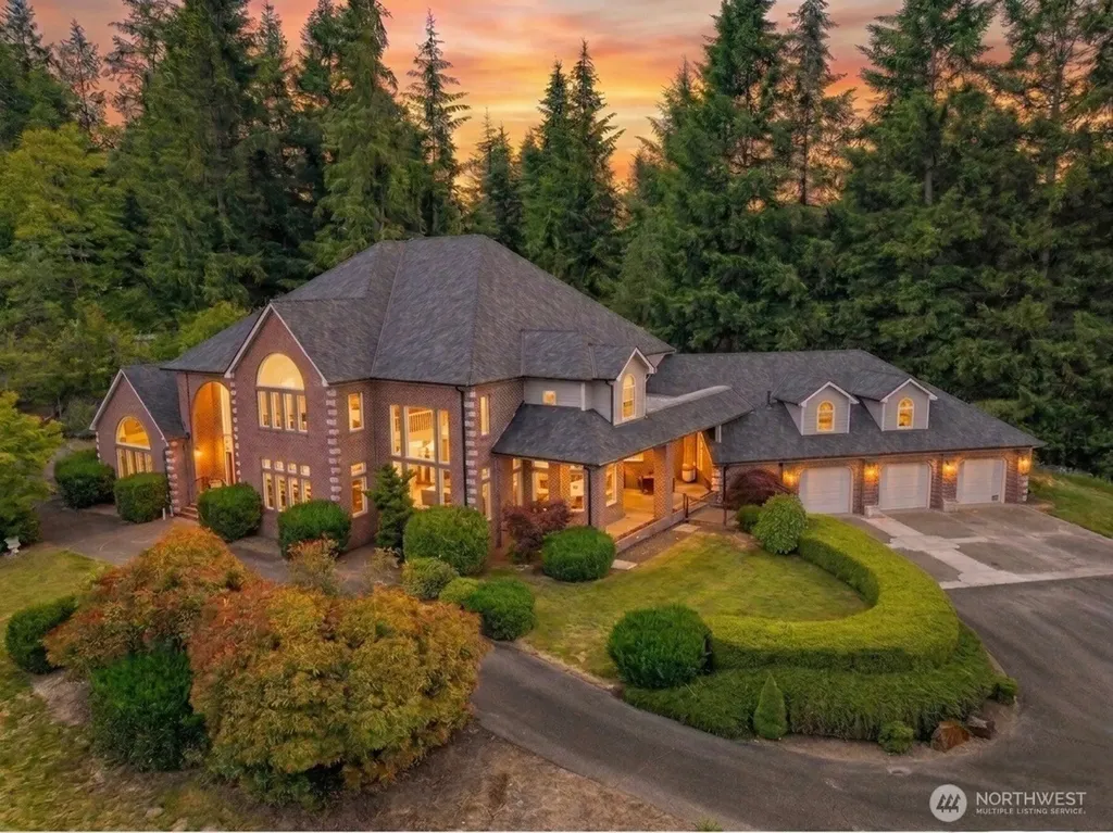 12540 123rd Avenue SE Rainier WA 98576