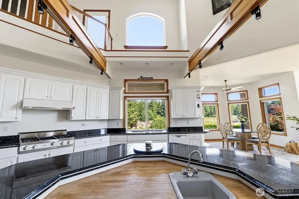 12540 123rd Avenue SE Rainier WA 98576