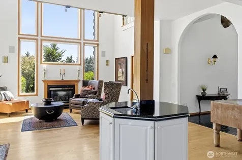 12540 123rd Avenue SE Rainier WA 98576