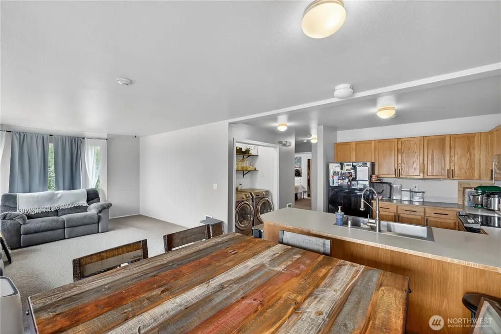 320 SE Barrington Drive Oak Harbor WA 98277