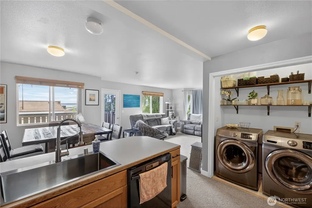 320 SE Barrington Drive Oak Harbor WA 98277
