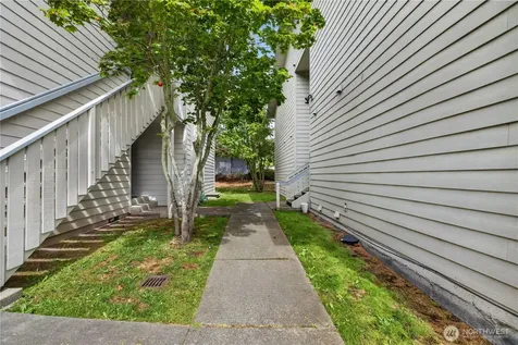 320 SE Barrington Drive Oak Harbor WA 98277