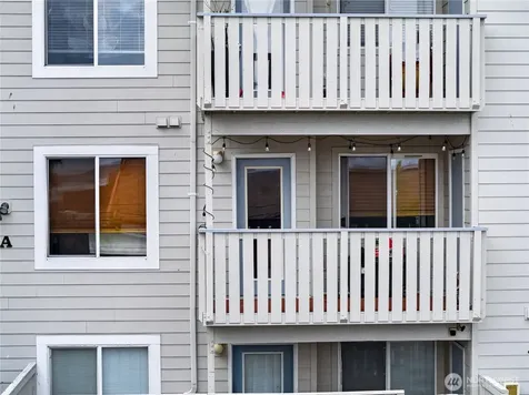 320 SE Barrington Drive Oak Harbor WA 98277