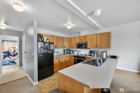 320 SE Barrington Drive Oak Harbor WA 98277