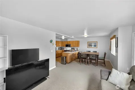 320 SE Barrington Drive Oak Harbor WA 98277
