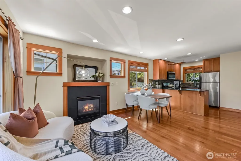 4105 Fremont Avenue N Seattle WA 98103