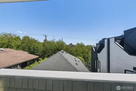4105 Fremont Avenue N Seattle WA 98103