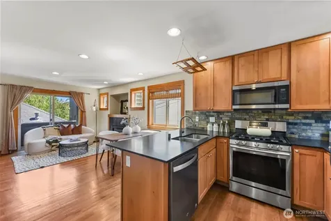 4105 Fremont Avenue N Seattle WA 98103