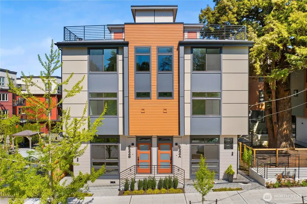 6544 Latona Avenue NE Seattle WA 98115