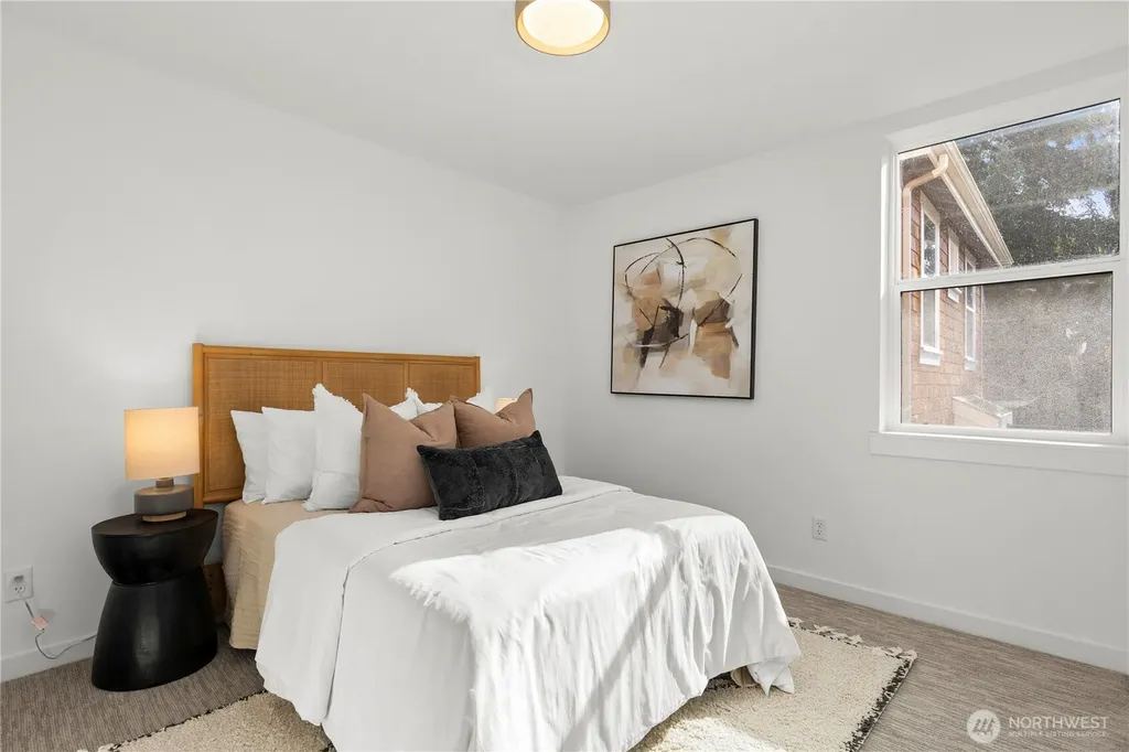 6544 Latona Avenue NE Seattle WA 98115