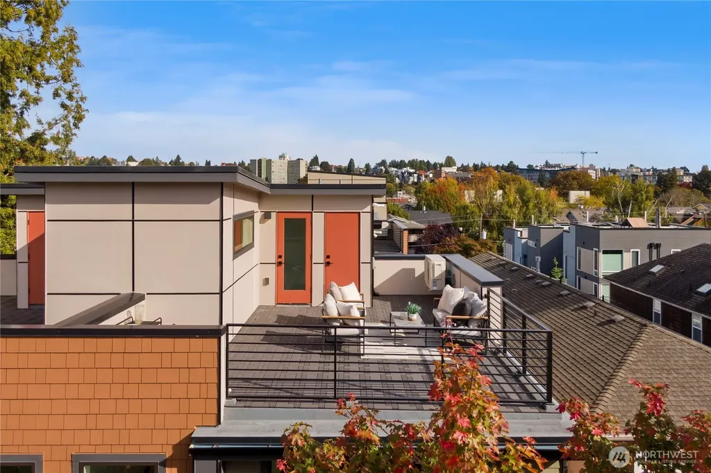 6544 Latona Avenue NE Seattle WA 98115