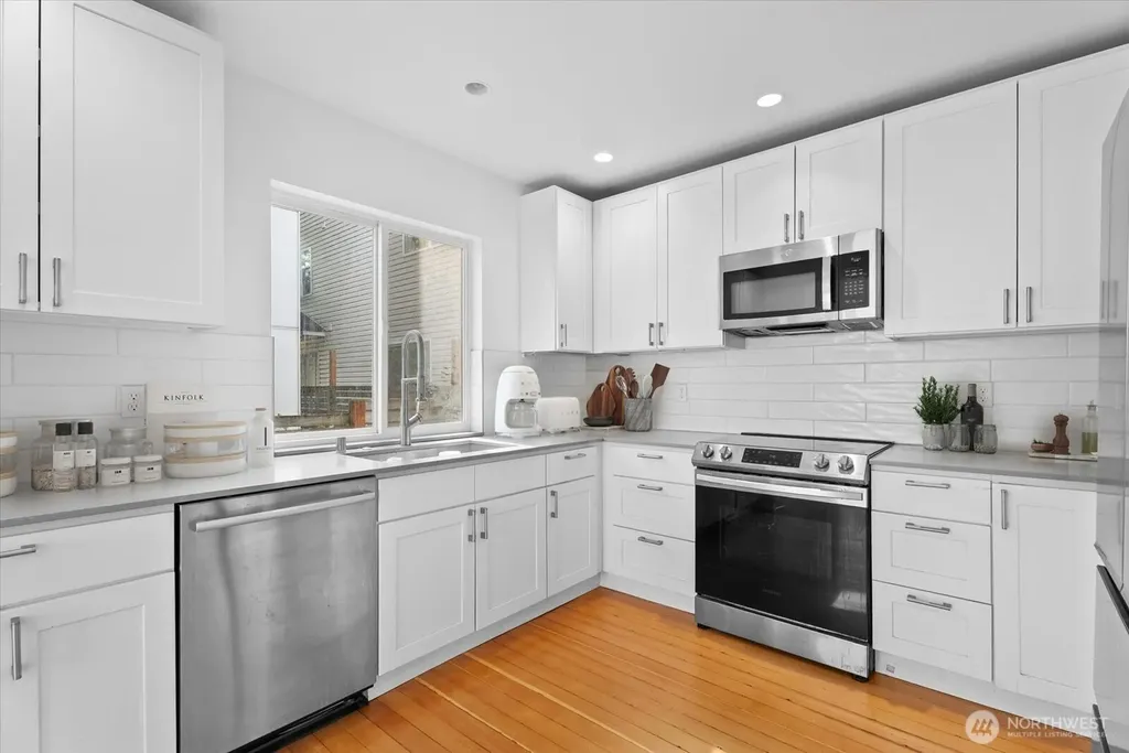 2609 SW Adams Street Seattle WA 98126