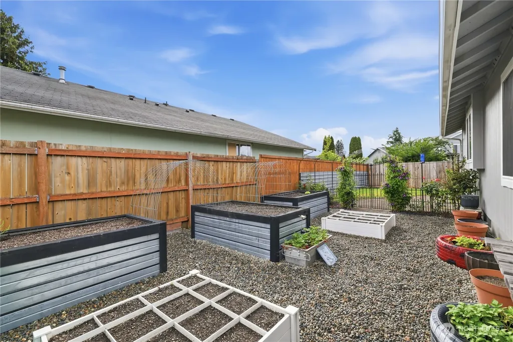9816 Ramsay Dr SE Yelm WA 98597