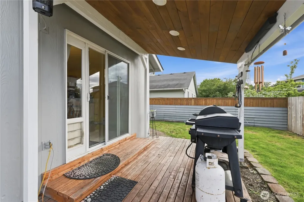 9816 Ramsay Dr SE Yelm WA 98597