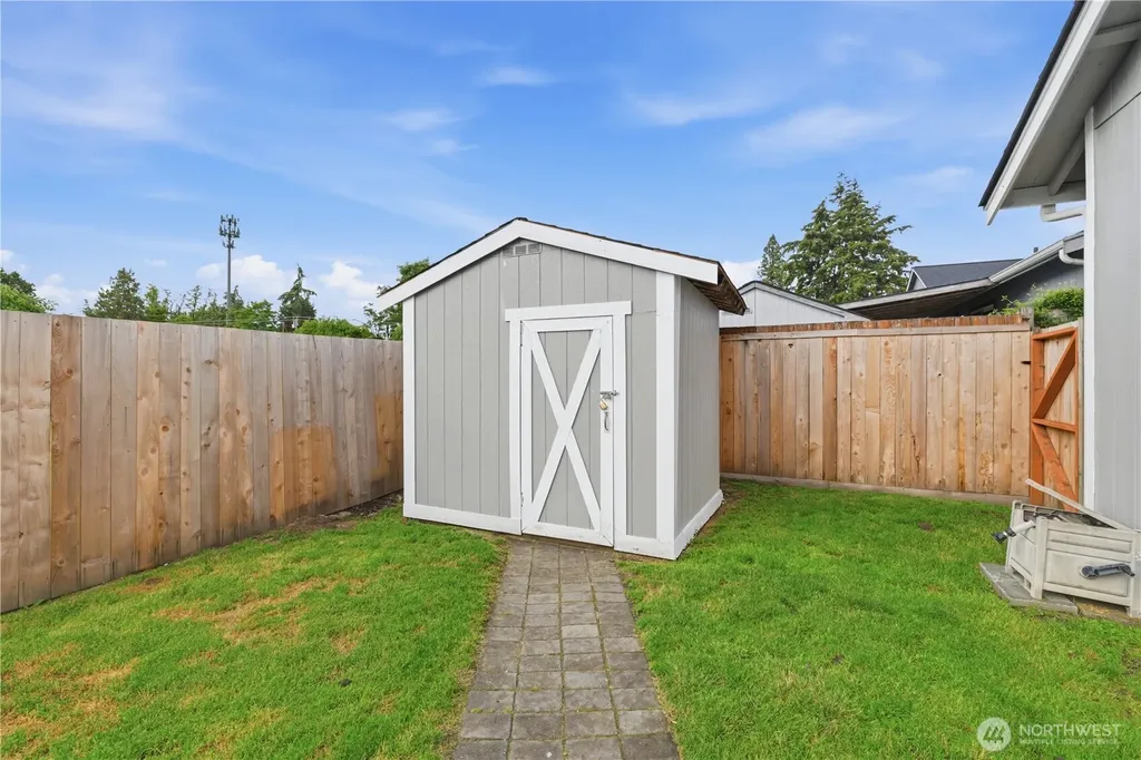 9816 Ramsay Dr SE Yelm WA 98597
