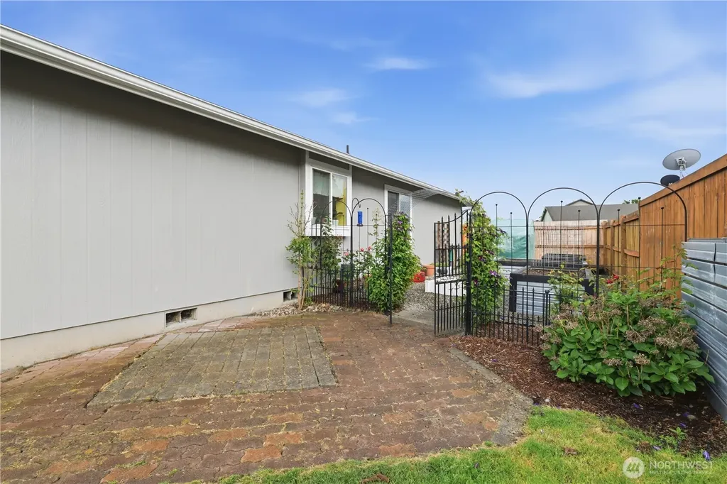 9816 Ramsay Dr SE Yelm WA 98597