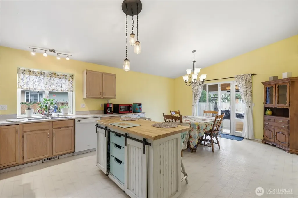 9816 Ramsay Dr SE Yelm WA 98597