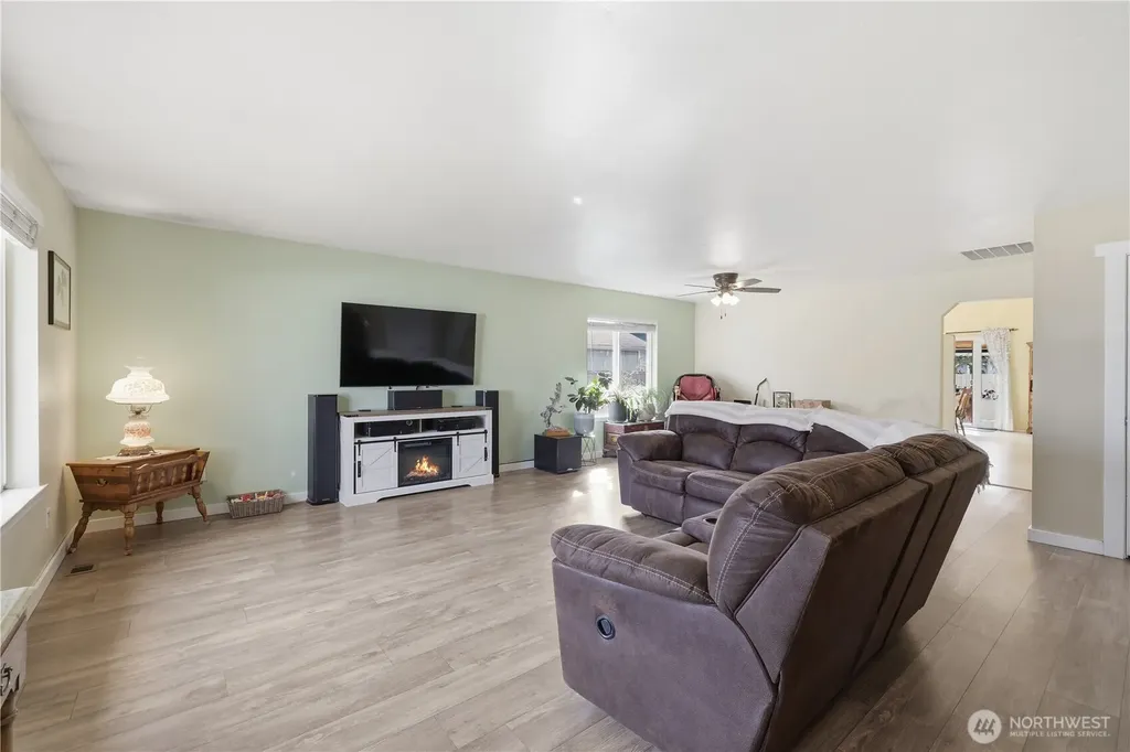 9816 Ramsay Dr SE Yelm WA 98597