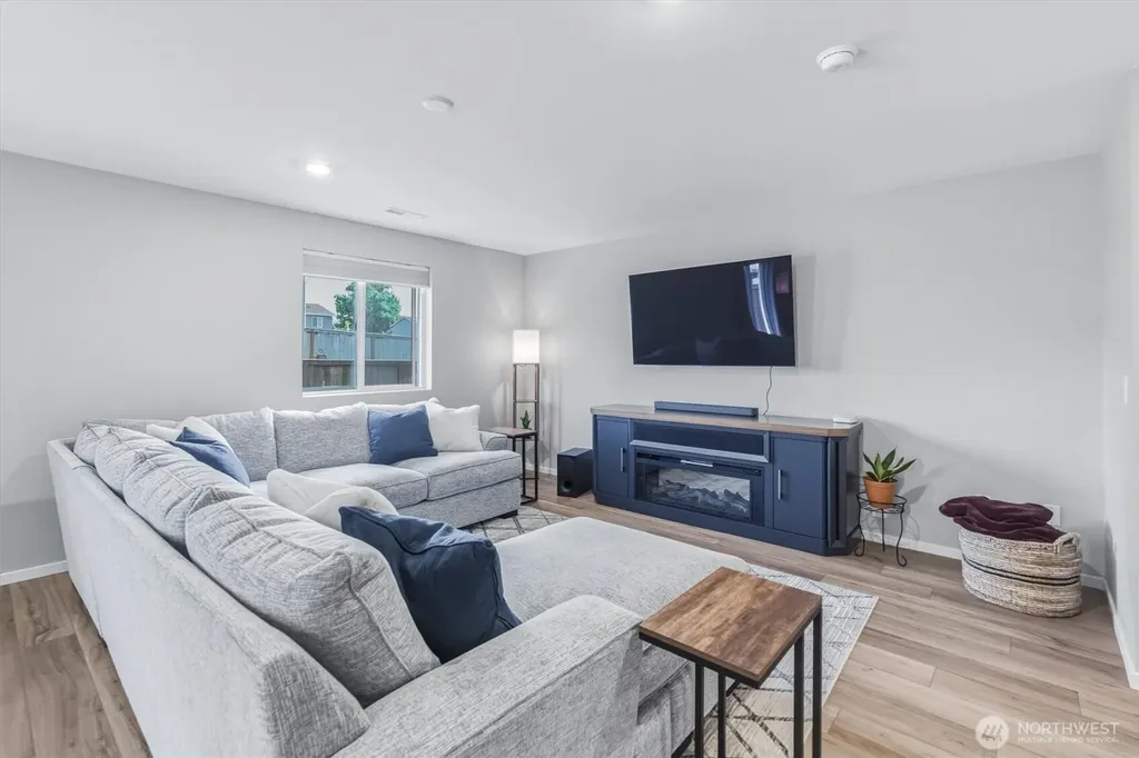1897 Melody Way Longview WA 98632